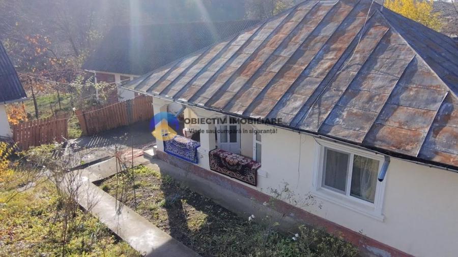 Casă cu 3 camere cu Teren 5062 Mp în Central