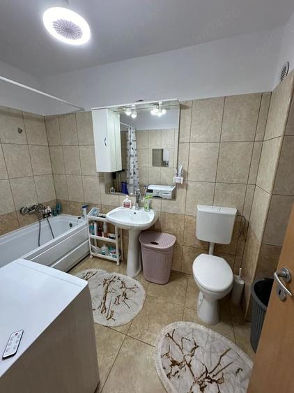 Apartament cu 2 camere semidecomandat în Florești