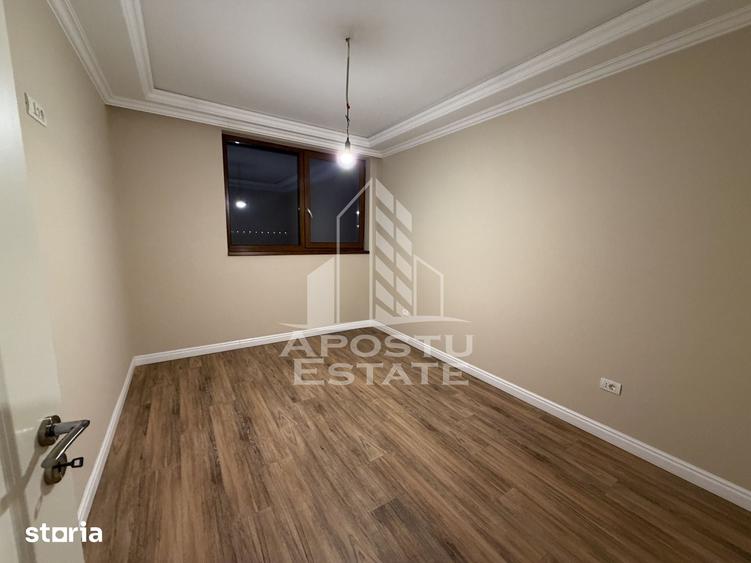 Casă cu 4 camere cu Teren 300 Mp în Central