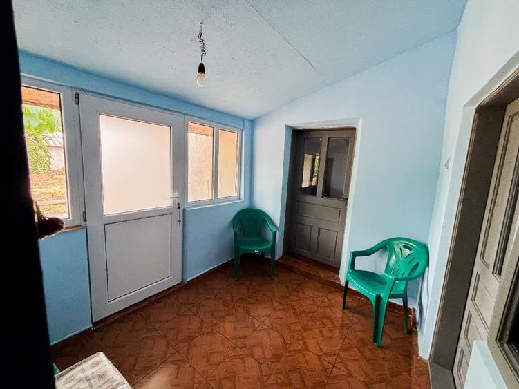 Casă cu 6 camere cu Teren 1247 Mp în Clănița