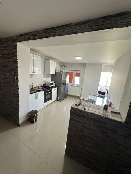 Apartament cu 2 camere decomandat în Uiești