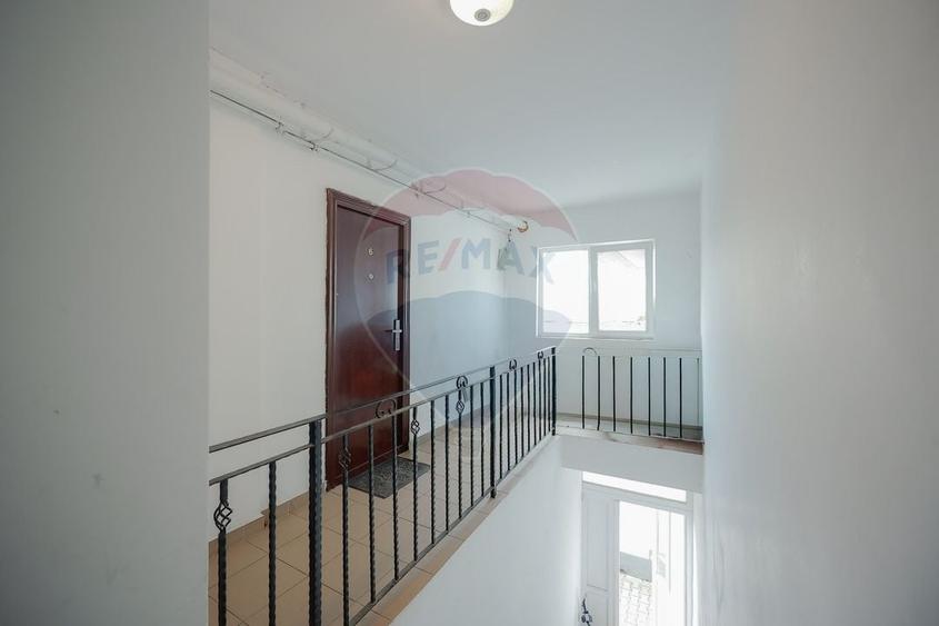 Apartament cu 3 camere decomandat în Nord-Est