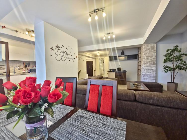 Apartament cu 3 camere decomandat, mobilat în Energia
