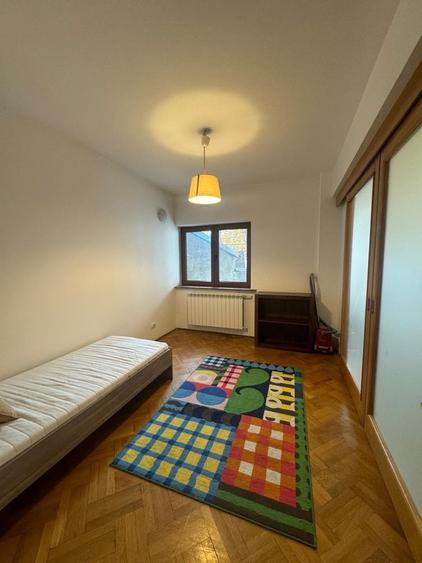 Apartament cu 3 camere decomandat în Victoriei