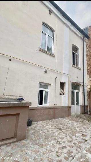 Casă cu 4 camere în Uiești