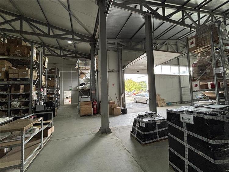 Spațiu industrial, de 1,815 mp, în Central