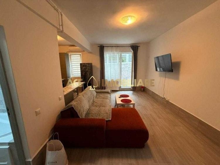 Apartament cu 2 camere semidecomandat, mobilat în Rahova