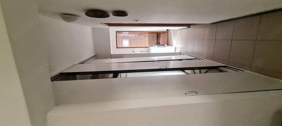 Apartament cu 3 camere decomandat în Cetate