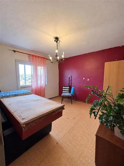 Apartament cu 3 camere decomandat în Nufărul
