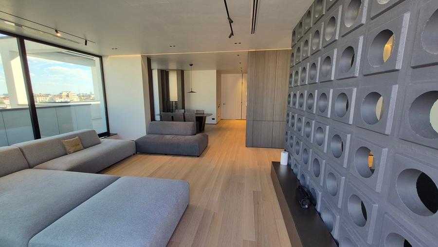 Apartament cu 5 camere decomandat în Cotroceni