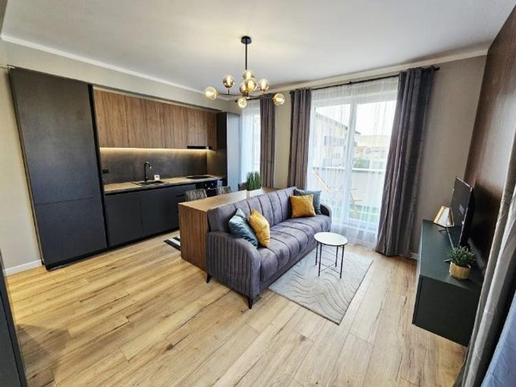 Apartament cu 2 camere semidecomandat în Florești