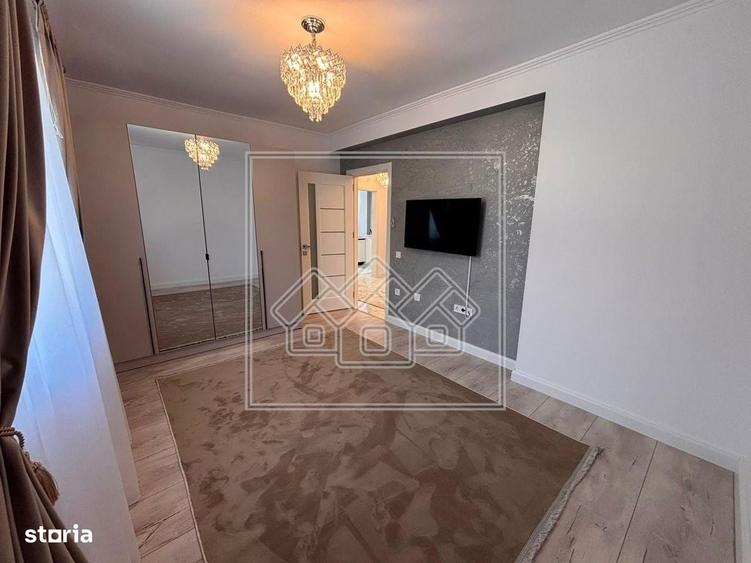 Apartament cu 4 camere în Cristian
