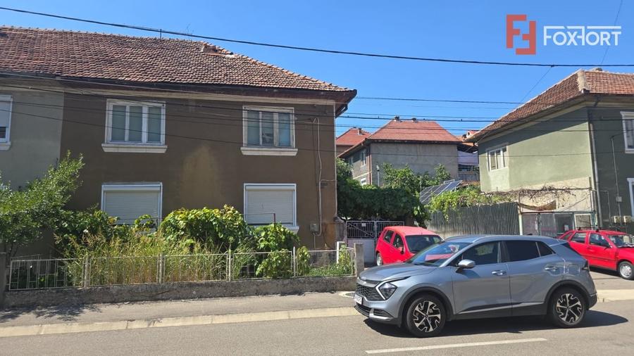 Casă individuală cu 6 camere cu Canalizare în Orșova