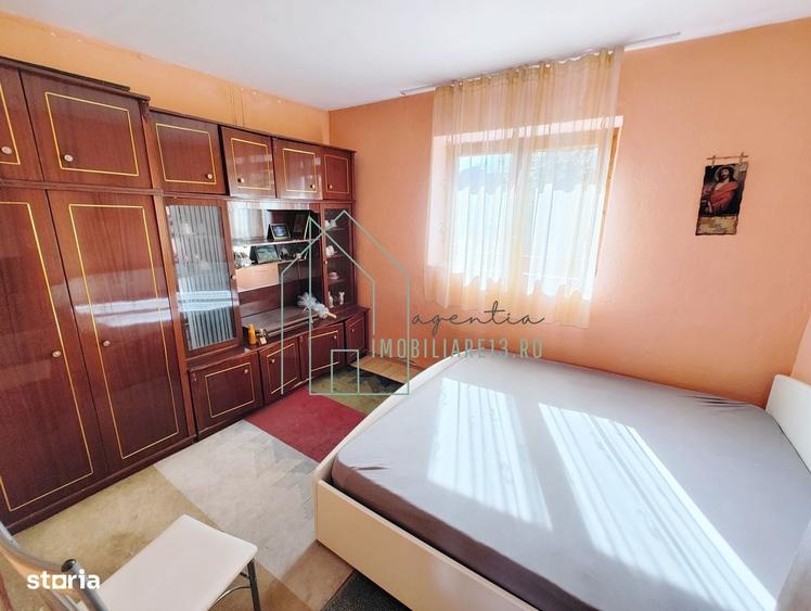 Casă cu 4 camere în Cut