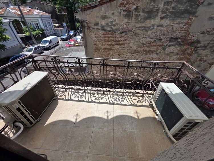 Apartament cu 3 camere decomandat în P-ța Romană