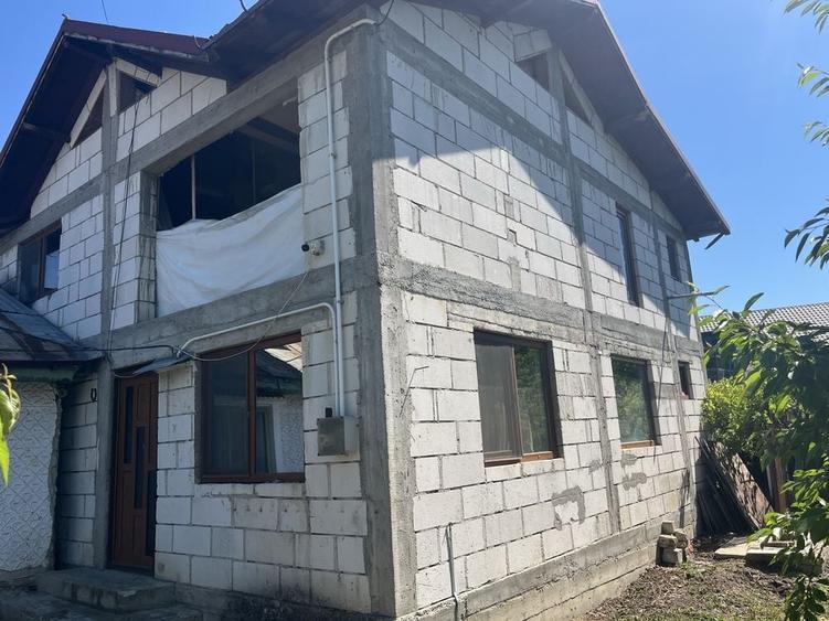 Casă cu 4 camere în Strejnicu