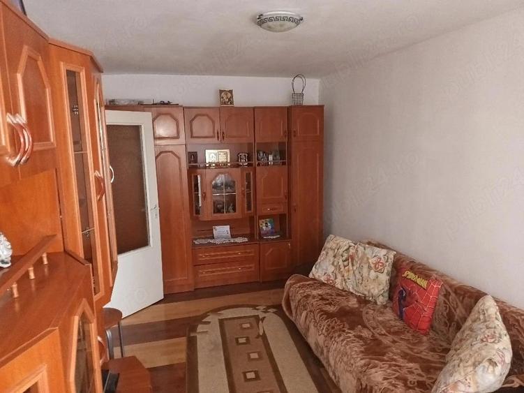 Garsonieră decomandată în Central