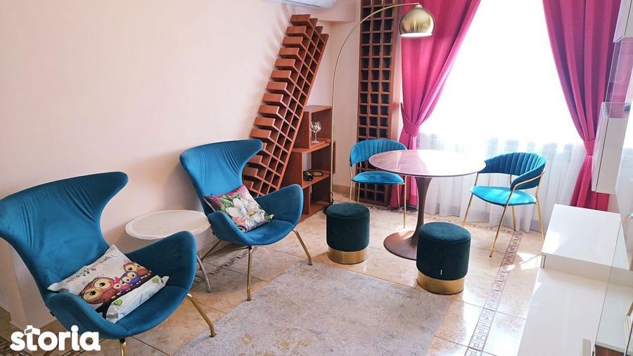 Apartament cu 3 camere semidecomandat, mobilat în Micro 17