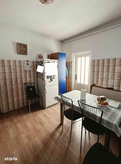 Casă cu 4 camere cu Teren 1000 Mp în Smârdan