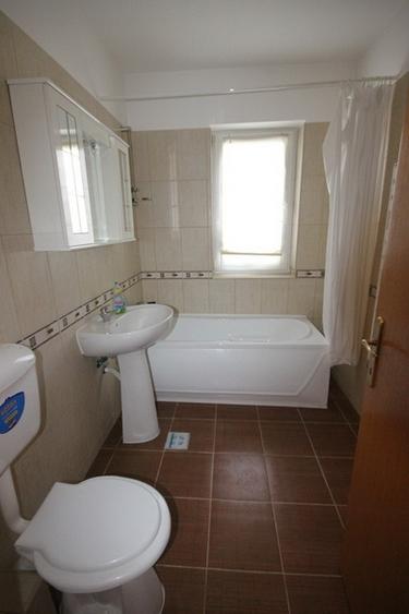 Apartament cu 2 camere semidecomandat în Băneasa