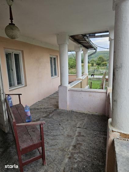 Casa de renovat + 2.900 mp teren, front 38 m potential constructie - 10