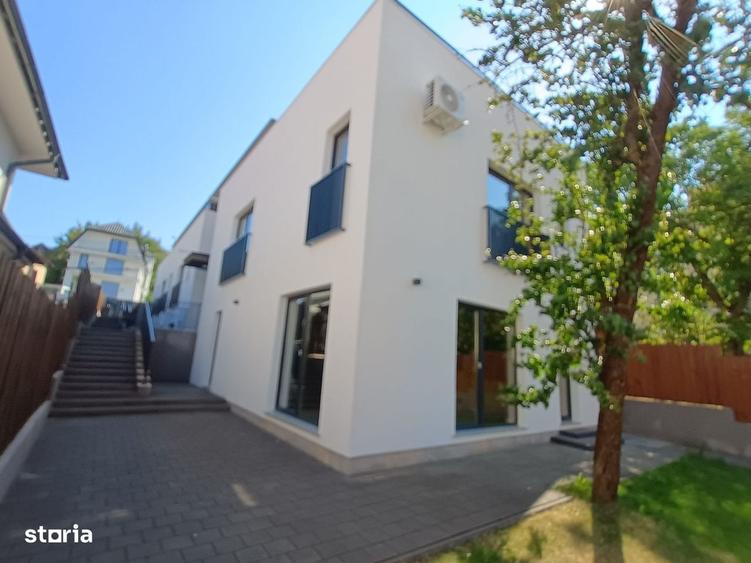 Casă cu 4 camere cu Teren 600 Mp în Zorilor