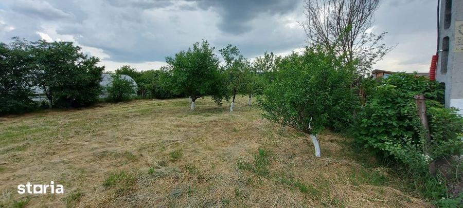 Teren de 900 mp, în Periș