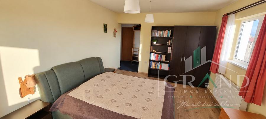 Apartament cu 2 camere decomandat, mobilat în Bulgaria