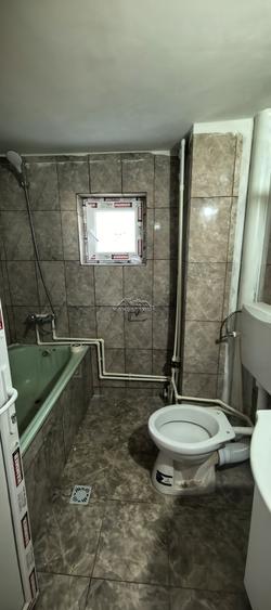 Casă individuală cu 3 camere cu Canalizare în Central