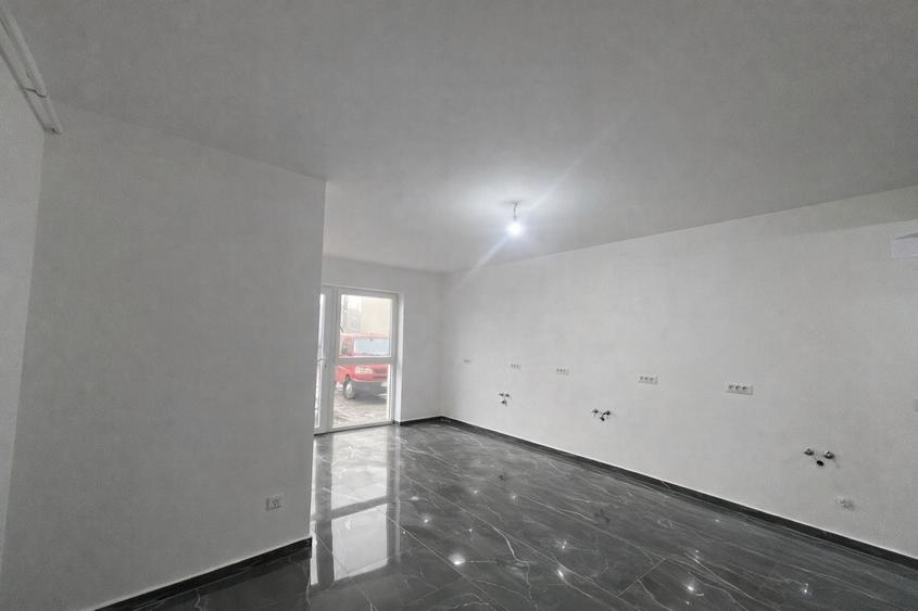 Spațiu comercial, de 32 mp, în Lisaura