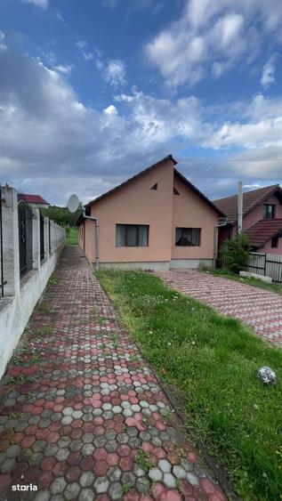 Casă cu 4 camere cu Teren 800 Mp în Spătac