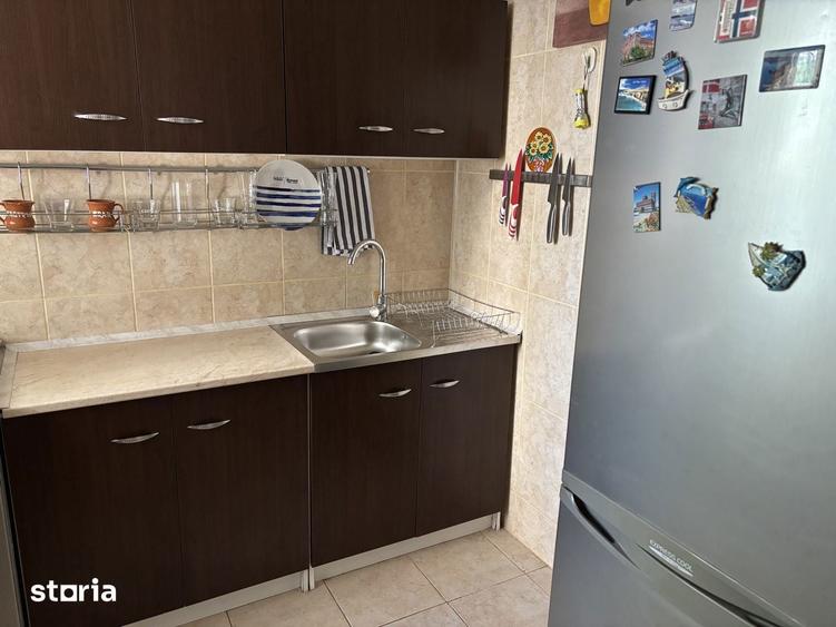 Apartament cu 2 camere semidecomandat, mobilat în 1 Mai
