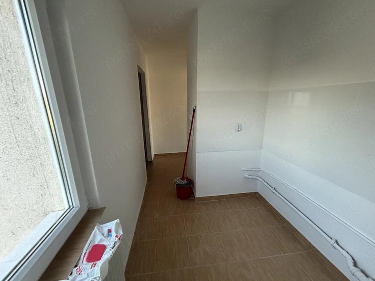 Vand apart.1 cam.situat in Micalaca,str.Vaslui,st. 50 mp,et.4 din 4,modern - 4