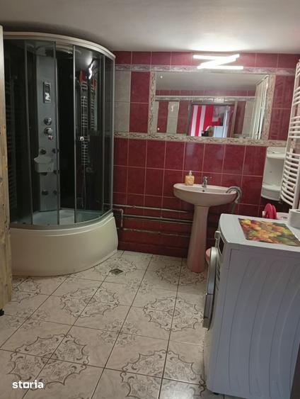 Casă cu 5 camere cu Teren 1400 Mp în Bonț