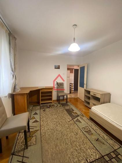 Apartament cu 2 camere decomandat, mobilat în Tătărași