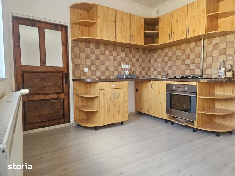 Casă cu 3 camere cu Teren 916 Mp în Sălard