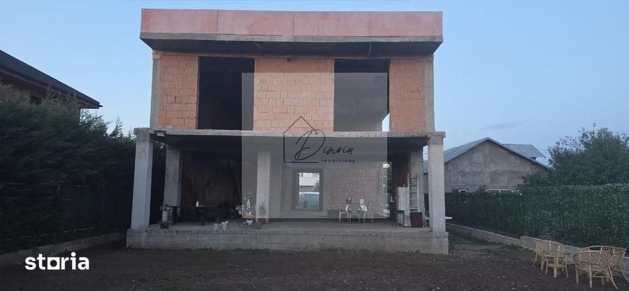 Casă cu 6 camere cu Teren 1585 Mp în Târgșoru Vechi