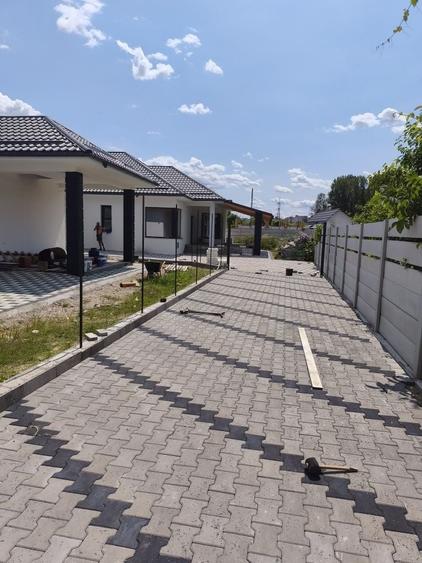 Casă cu 4 camere în Exterior Vest
