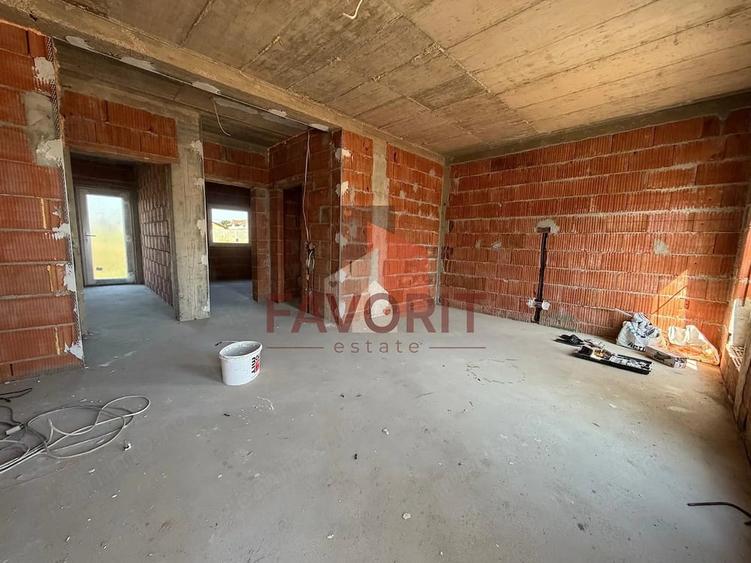 Casă cu 4 camere cu Teren 250 Mp în Sânandrei