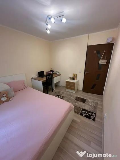 Apartament cu 3 camere decomandat în Obcini