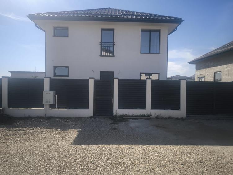 Casă individuală cu 4 camere cu Teren 270 Mp în Berceni