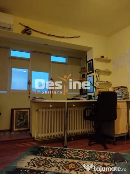 Apartament cu 4 camere decomandat în Alexandru cel Bun