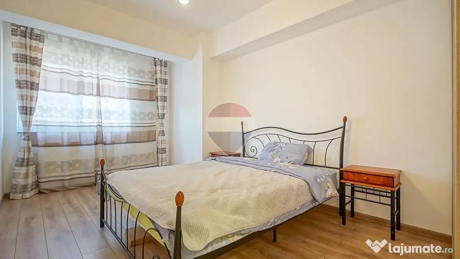 Apartament cu 3 camere decomandat în Tractorul