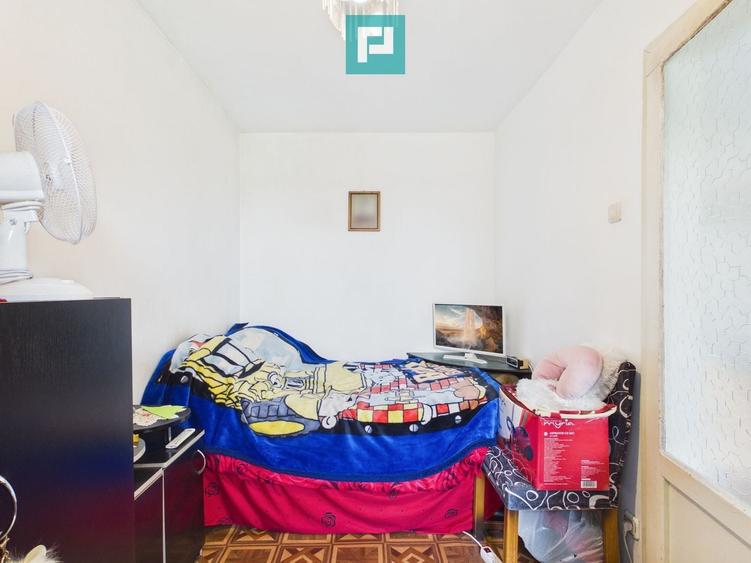 Apartament cu 3 camere semidecomandat în Valenta
