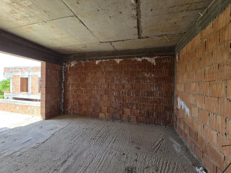 Casă individuală cu 4 camere cu Garaj în Corbeanca
