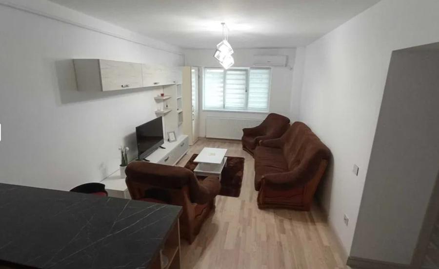 Apartament cu 2 camere semidecomandat în Tătărași