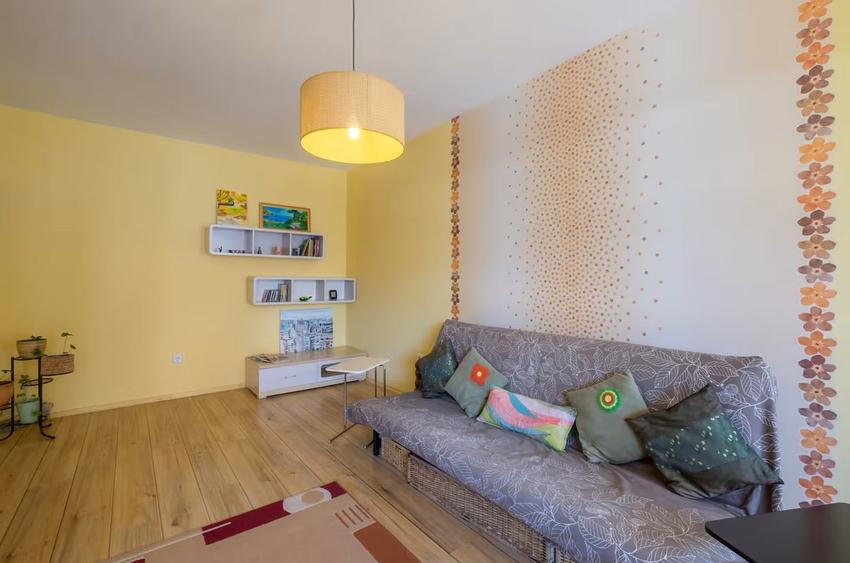 Apartament cu 2 camere decomandat în Central