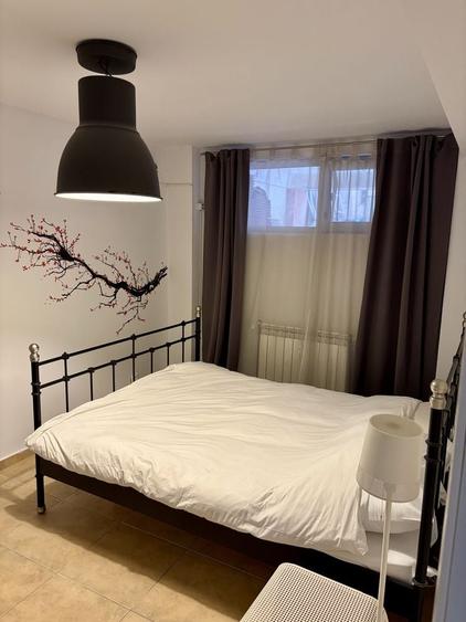 Apartament cu 2 camere decomandat, mobilat în Central
