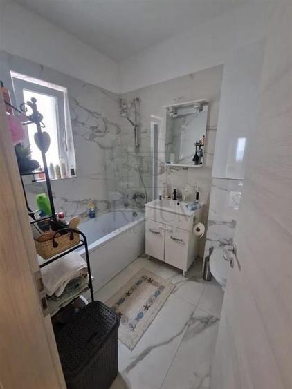 Apartament cu 3 camere decomandat, mobilat în Chișoda