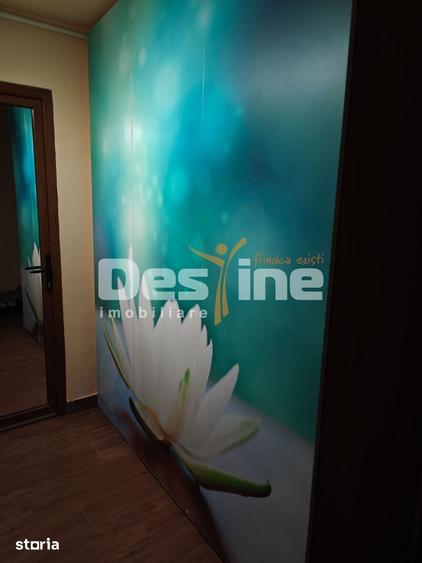 Apartament cu 3 camere decomandat, mobilat în Central